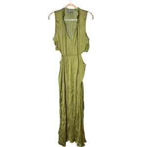 NA XXXX ????? 
 Textured Mock-Neck Cutout